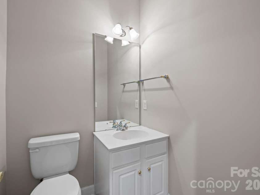 412 Eberle Way, Matthews, NC 28105.  MLS# CAR4363887, YatesRealty ID 18080. 