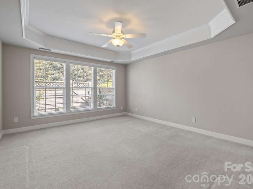 412 Eberle Way, Matthews, NC 28105.  MLS# CAR4363887, YatesRealty ID 18080. 