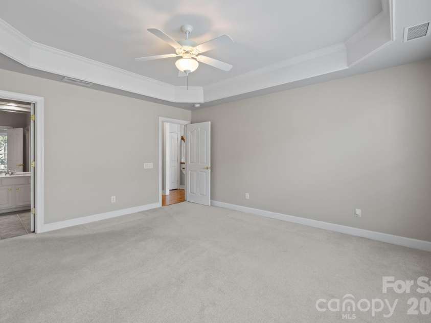 412 Eberle Way, Matthews, NC 28105.  MLS# CAR4363887, YatesRealty ID 18080. 