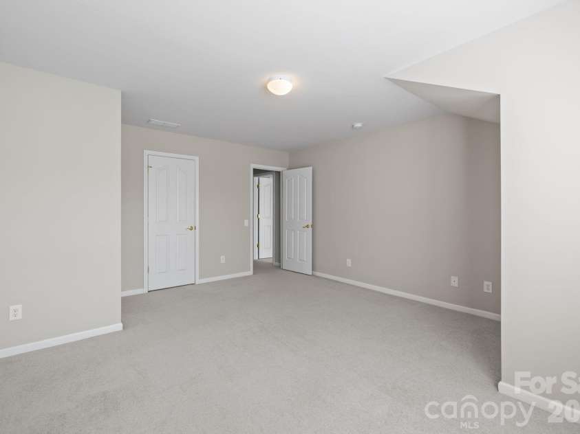 412 Eberle Way, Matthews, NC 28105.  MLS# CAR4363887, YatesRealty ID 18080. 