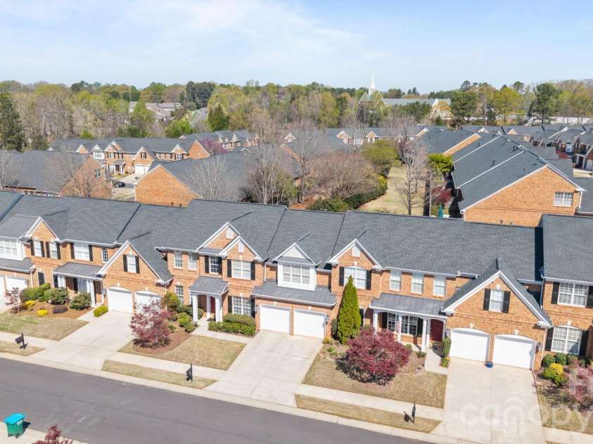 412 Eberle Way, Matthews, NC 28105.  MLS# CAR4363887, YatesRealty ID 18080. 