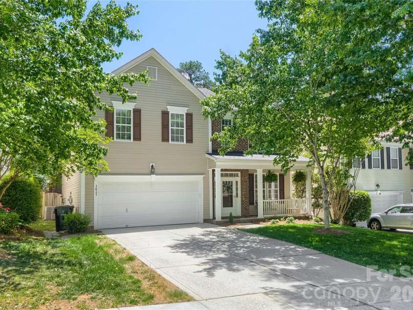 1621 Wilburn Park Lane, Charlotte, NC 28269.  MLS# CAR4375290, YatesRealty ID 18081. 