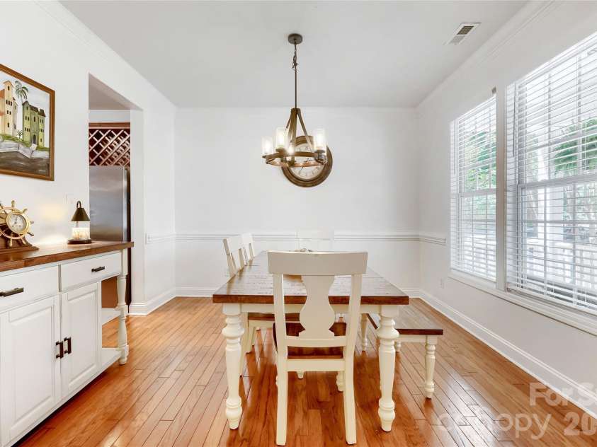 1621 Wilburn Park Lane, Charlotte, NC 28269.  MLS# CAR4375290, YatesRealty ID 18081. 