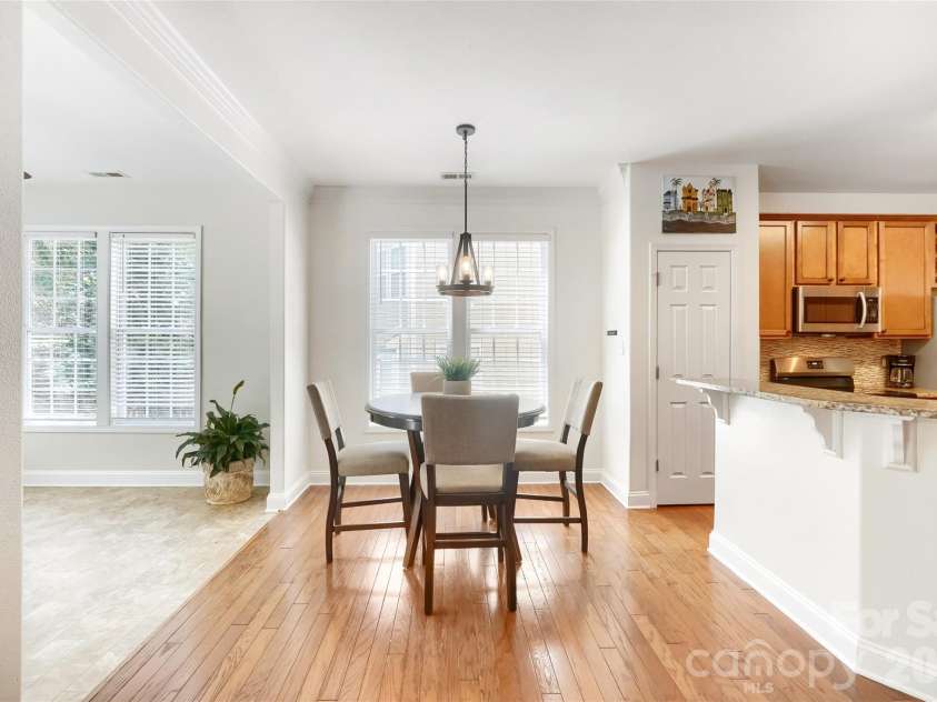 1621 Wilburn Park Lane, Charlotte, NC 28269.  MLS# CAR4375290, YatesRealty ID 18081. 