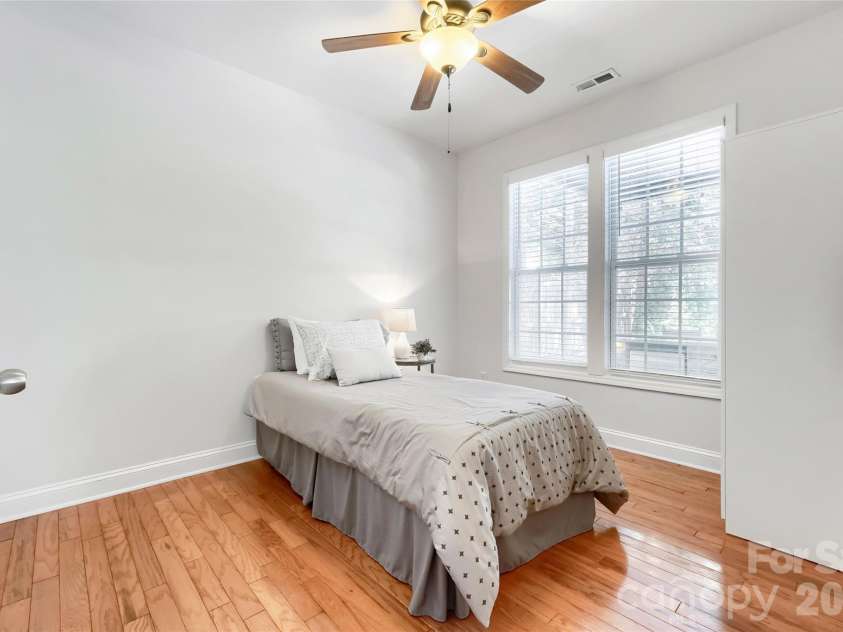 1621 Wilburn Park Lane, Charlotte, NC 28269.  MLS# CAR4375290, YatesRealty ID 18081. 