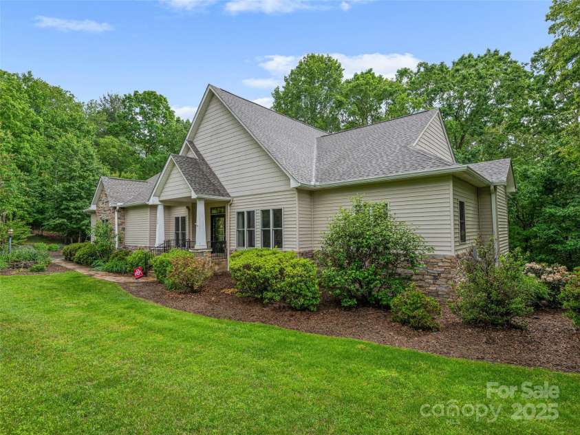 138 Bridlewood Trail, Mills River, NC 28759.  MLS# CAR4258738, YatesRealty ID 18082. 