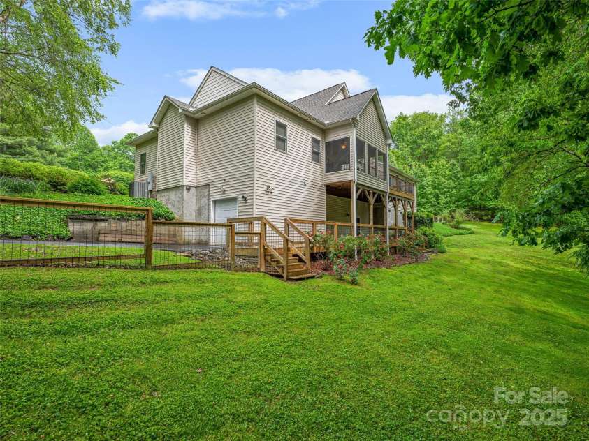 138 Bridlewood Trail, Mills River, NC 28759.  MLS# CAR4258738, YatesRealty ID 18082. 