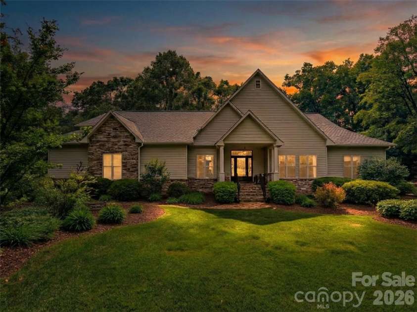 138 Bridlewood Trail, Mills River, NC 28759.  MLS# CAR4258738, YatesRealty ID 18082. 