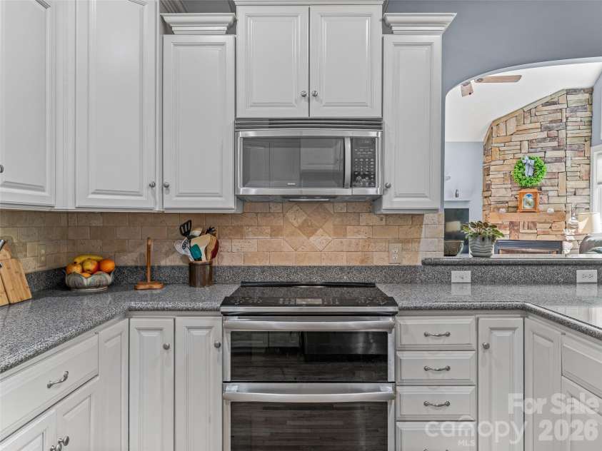 138 Bridlewood Trail, Mills River, NC 28759.  MLS# CAR4258738, YatesRealty ID 18082. 