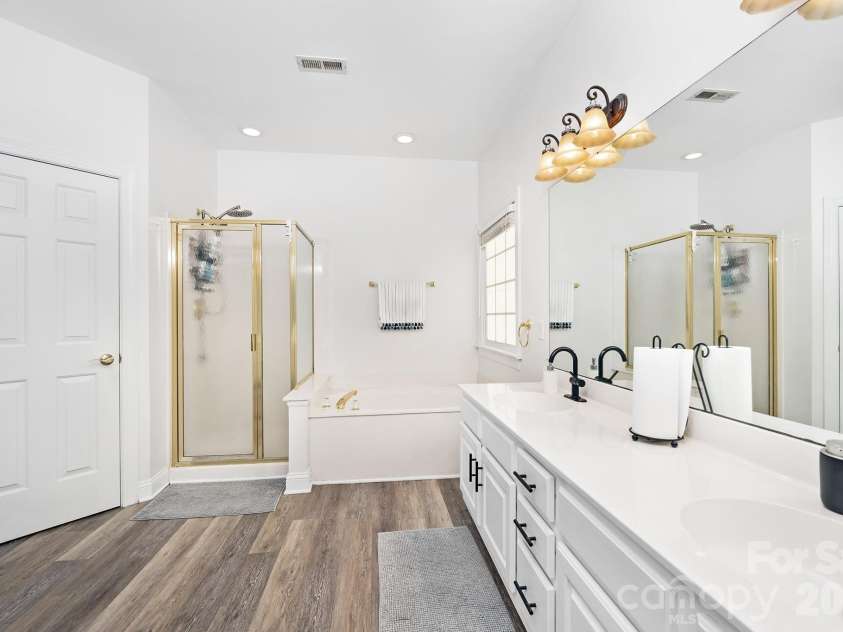 8908 Leinster Drive, Charlotte, NC 28277.  MLS# CAR4371999, YatesRealty ID 18084. 