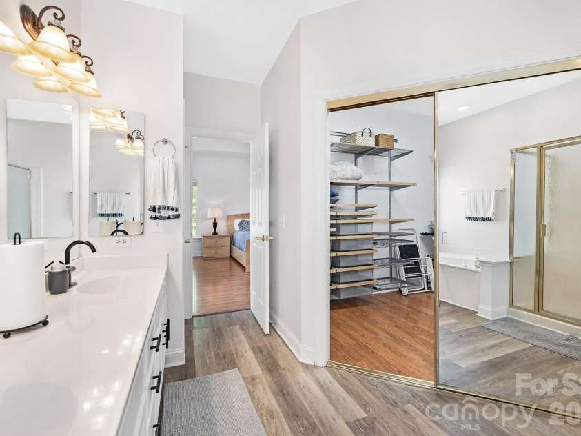 8908 Leinster Drive, Charlotte, NC 28277.  MLS# CAR4371999, YatesRealty ID 18084. 