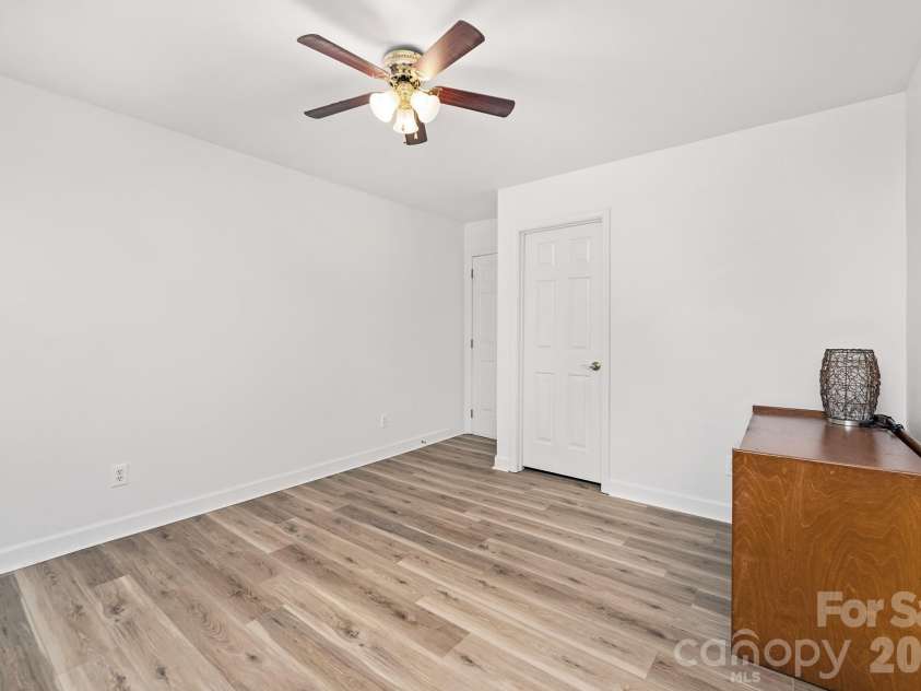 8908 Leinster Drive, Charlotte, NC 28277.  MLS# CAR4371999, YatesRealty ID 18084. 