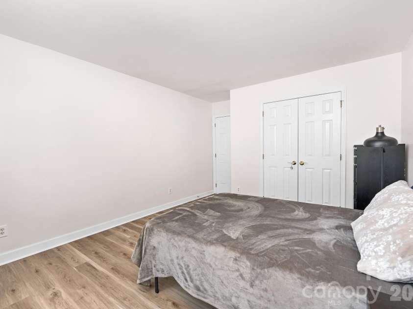 8908 Leinster Drive, Charlotte, NC 28277.  MLS# CAR4371999, YatesRealty ID 18084. 