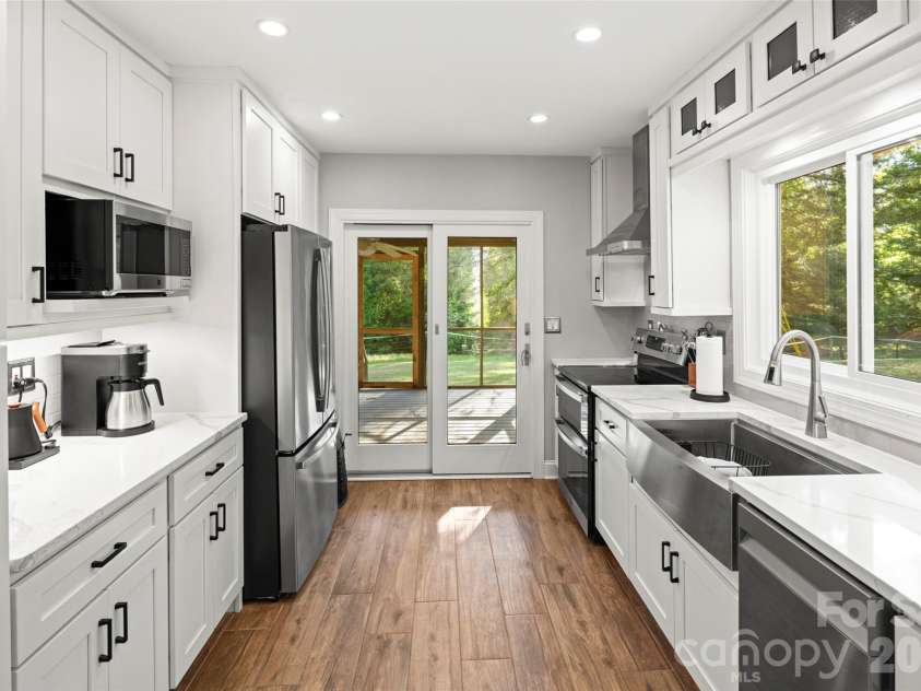 229 Sandstone Lane, Hendersonville, NC 28739.  MLS# CAR4377167, YatesRealty ID 18085. 