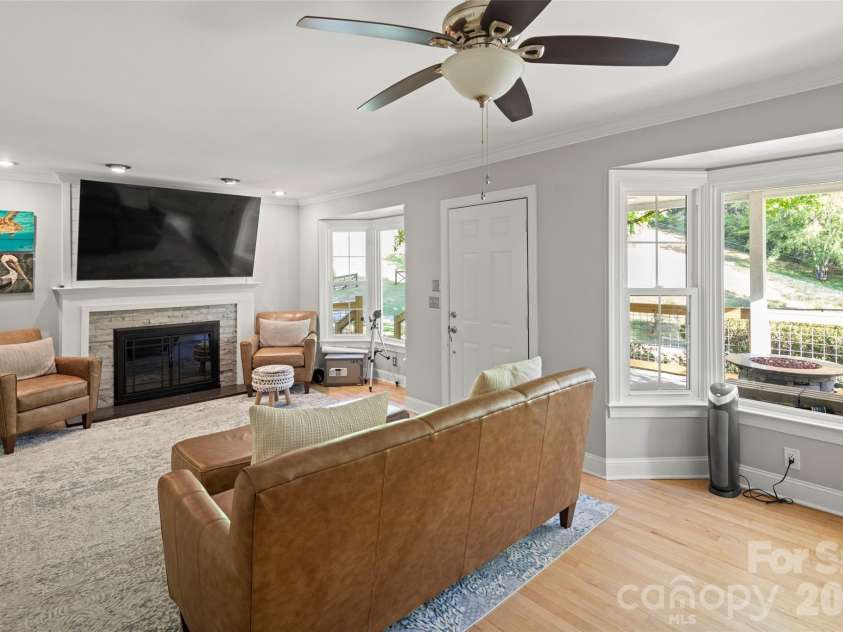 229 Sandstone Lane, Hendersonville, NC 28739.  MLS# CAR4377167, YatesRealty ID 18085. 