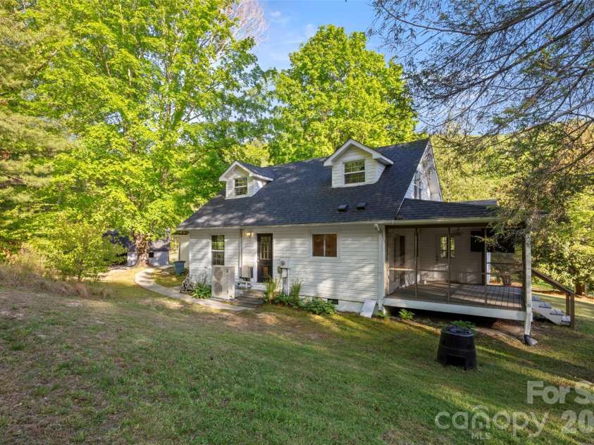 229 Sandstone Lane, Hendersonville, NC 28739.  MLS# CAR4377167, YatesRealty ID 18085. 