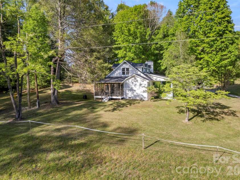 229 Sandstone Lane, Hendersonville, NC 28739.  MLS# CAR4377167, YatesRealty ID 18085. 