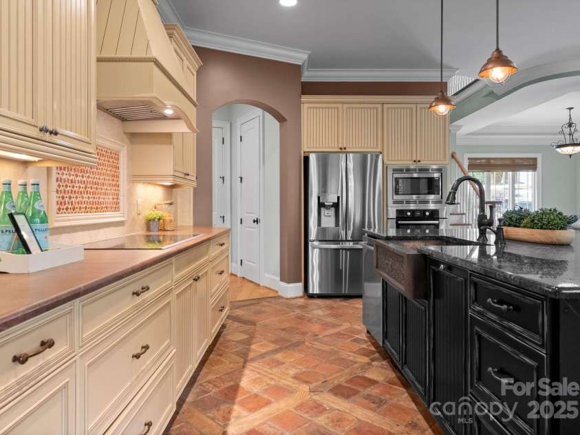 3815 Stoney Ridge Trail, Charlotte, NC 28210.  MLS# CAR4255278, YatesRealty ID 18087. 