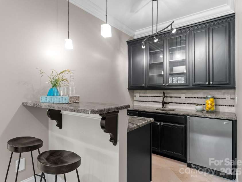 3815 Stoney Ridge Trail, Charlotte, NC 28210.  MLS# CAR4255278, YatesRealty ID 18087. 