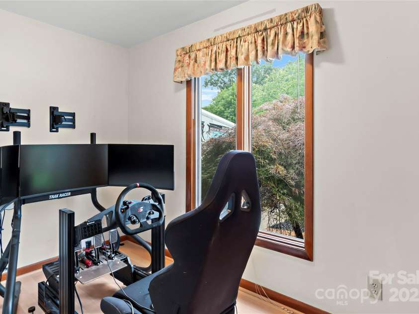 1201 Cliffspring Court, Winston Salem, NC 27104.  MLS# CAR4265096, YatesRealty ID 18088. 