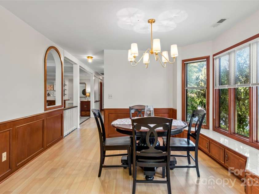 1201 Cliffspring Court, Winston Salem, NC 27104.  MLS# CAR4265096, YatesRealty ID 18088. Breakfast Room