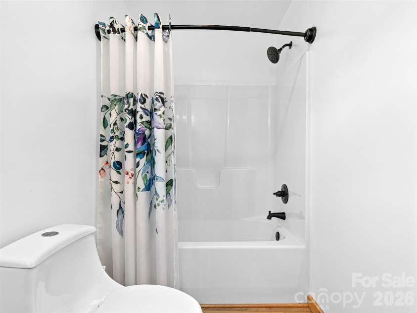 5881 US 23 Highway, Mars Hill, NC 28754.  MLS# CAR4374196, YatesRealty ID 18088. Bathroom