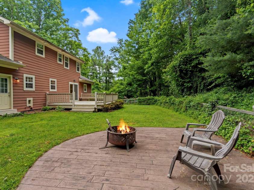 508 Fairway Drive, Hendersonville, NC 28739.  MLS# CAR4266384, YatesRealty ID 18089. 