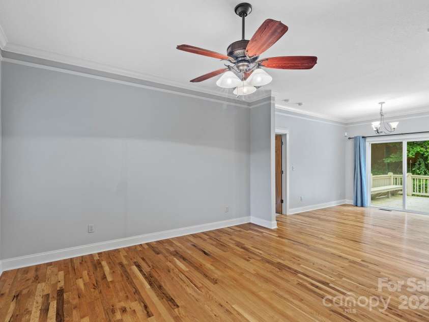 508 Fairway Drive, Hendersonville, NC 28739.  MLS# CAR4266384, YatesRealty ID 18089. 