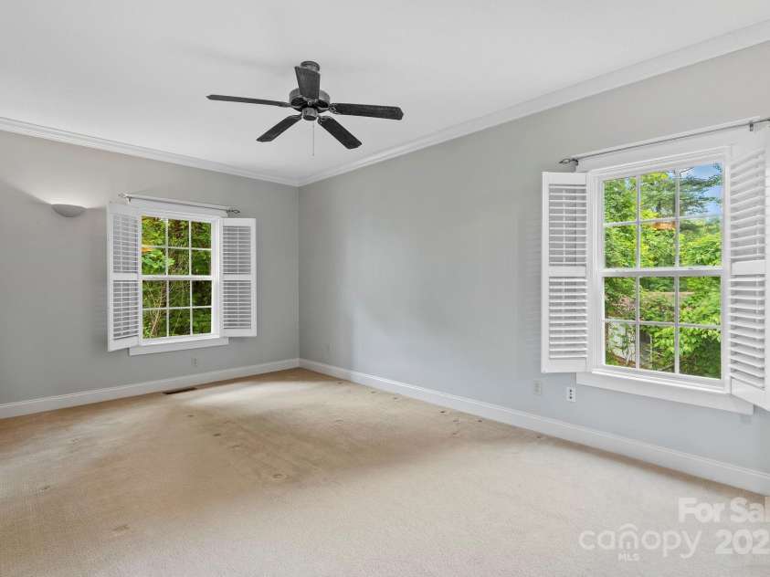 508 Fairway Drive, Hendersonville, NC 28739.  MLS# CAR4266384, YatesRealty ID 18089. 