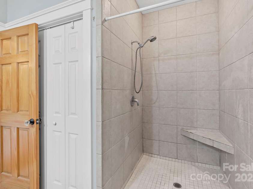 508 Fairway Drive, Hendersonville, NC 28739.  MLS# CAR4266384, YatesRealty ID 18089. 