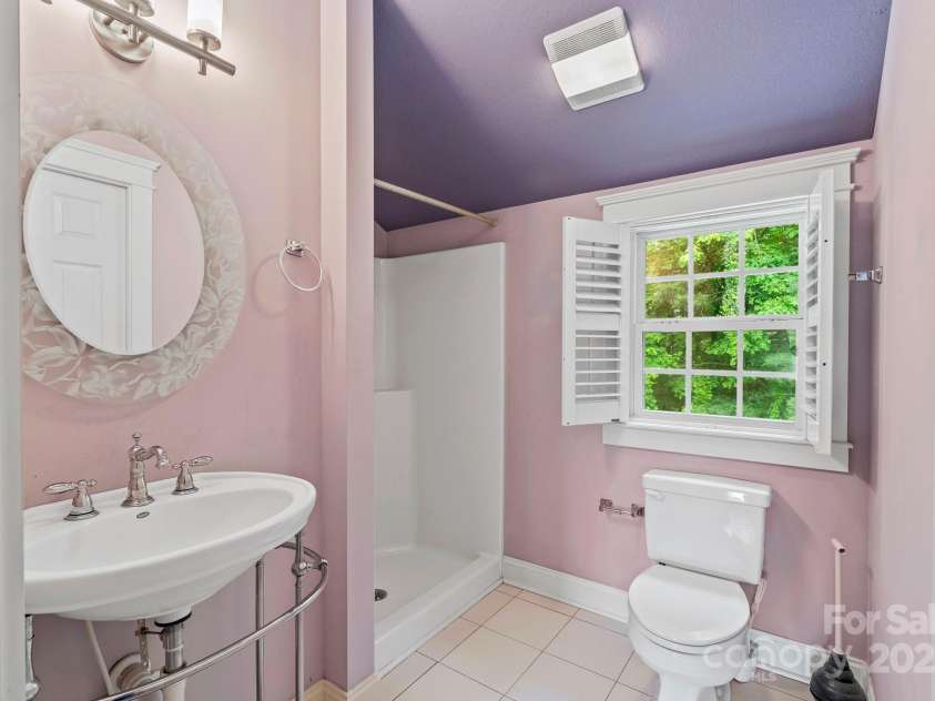 508 Fairway Drive, Hendersonville, NC 28739.  MLS# CAR4266384, YatesRealty ID 18089. 