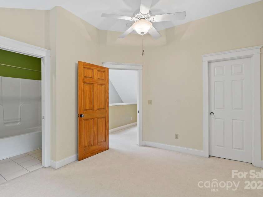 508 Fairway Drive, Hendersonville, NC 28739.  MLS# CAR4266384, YatesRealty ID 18089. 