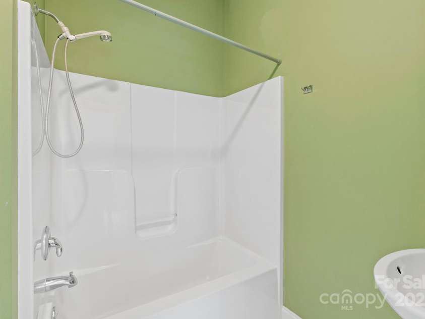 508 Fairway Drive, Hendersonville, NC 28739.  MLS# CAR4266384, YatesRealty ID 18089. 