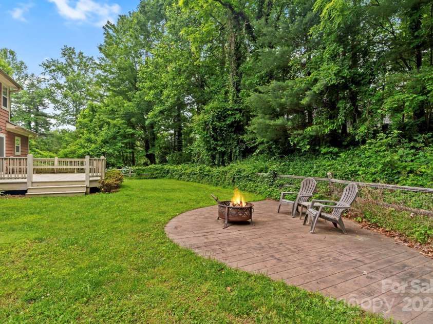 508 Fairway Drive, Hendersonville, NC 28739.  MLS# CAR4266384, YatesRealty ID 18089. 