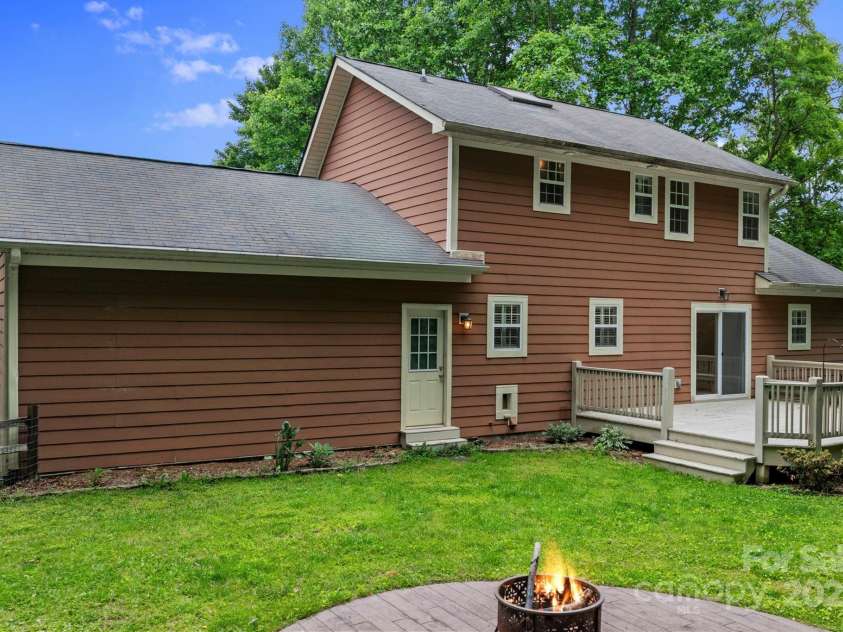 508 Fairway Drive, Hendersonville, NC 28739.  MLS# CAR4266384, YatesRealty ID 18089. 