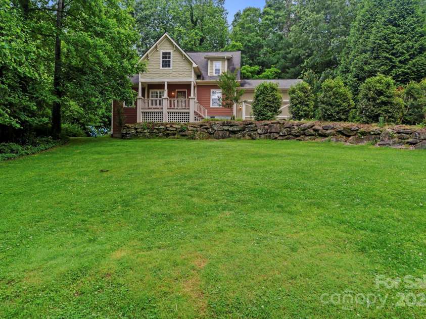 508 Fairway Drive, Hendersonville, NC 28739.  MLS# CAR4266384, YatesRealty ID 18089. 