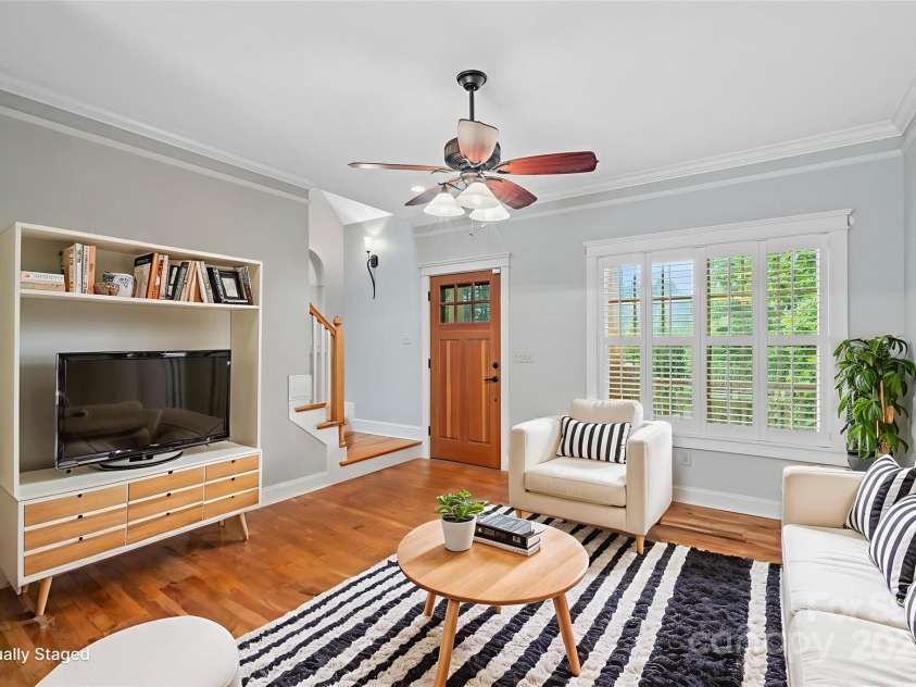 508 Fairway Drive, Hendersonville, NC 28739.  MLS# CAR4266384, YatesRealty ID 18089. Virtually Staged