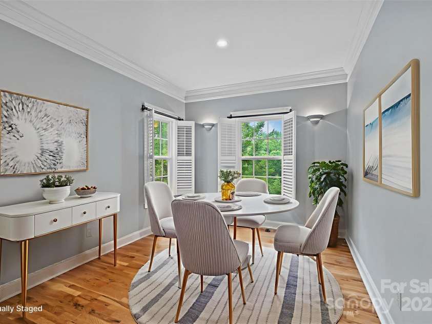 508 Fairway Drive, Hendersonville, NC 28739.  MLS# CAR4266384, YatesRealty ID 18089. Virtually Staged 