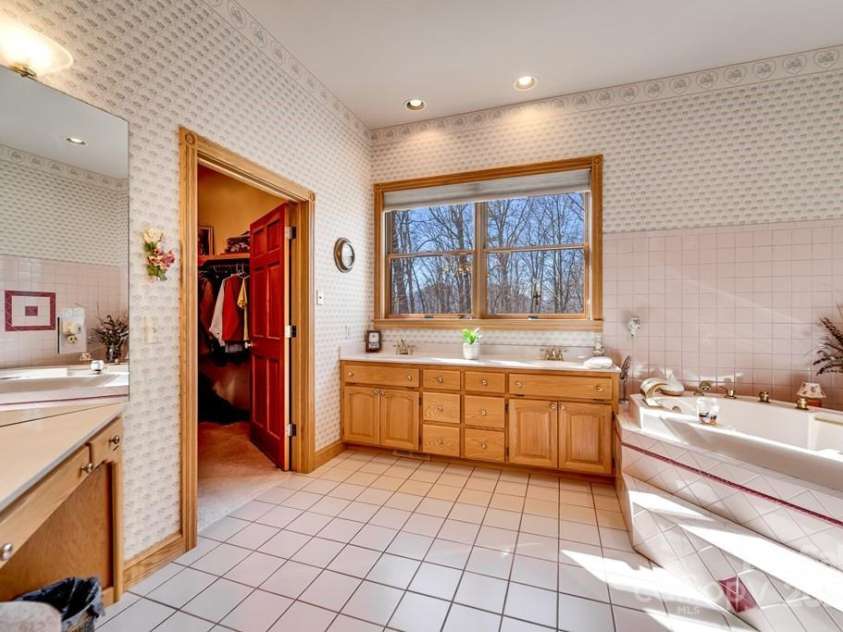 832 Asheville Highway, Sylva, NC 28779.  MLS# CAR4333910, YatesRealty ID 1809. 