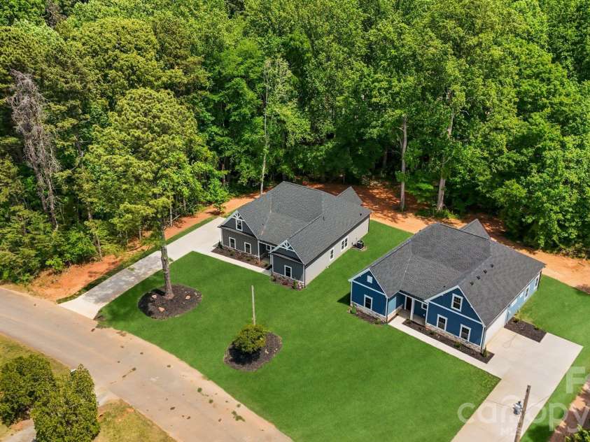 11932 Crabapple Lane, Huntersville, NC 28078.  MLS# CAR4373724, YatesRealty ID 18090. 