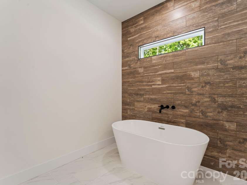 11932 Crabapple Lane, Huntersville, NC 28078.  MLS# CAR4373724, YatesRealty ID 18090. 