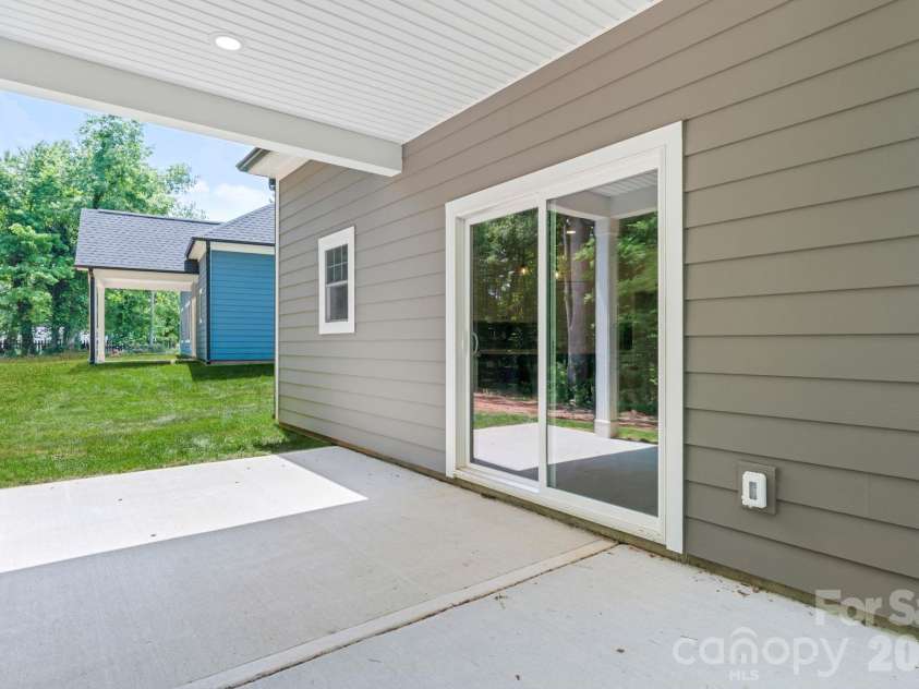 11932 Crabapple Lane, Huntersville, NC 28078.  MLS# CAR4373724, YatesRealty ID 18090. 