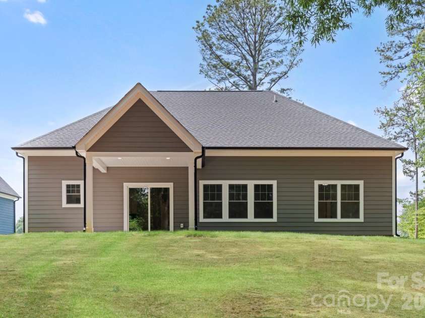 11932 Crabapple Lane, Huntersville, NC 28078.  MLS# CAR4373724, YatesRealty ID 18090. 