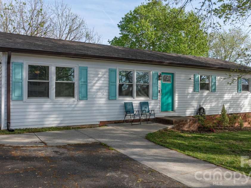 19 Claridge Court, Newton, NC 28658.  MLS# CAR4368028, YatesRealty ID 18092. 