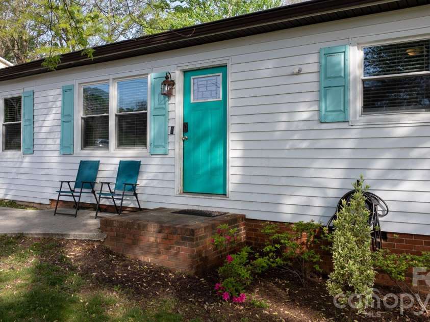 19 Claridge Court, Newton, NC 28658.  MLS# CAR4368028, YatesRealty ID 18092. 