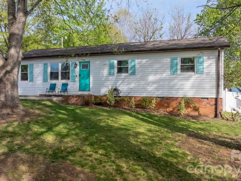 19 Claridge Court, Newton, NC 28658.  MLS# CAR4368028, YatesRealty ID 18092. 