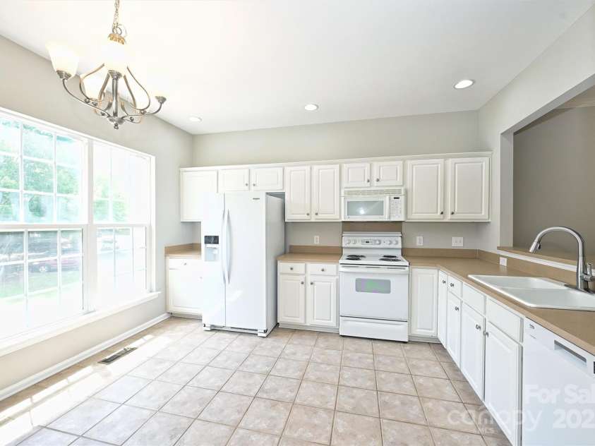 3014 Castleberry Court, Charlotte, NC 28209.  MLS# CAR4267870, YatesRealty ID 18092. 