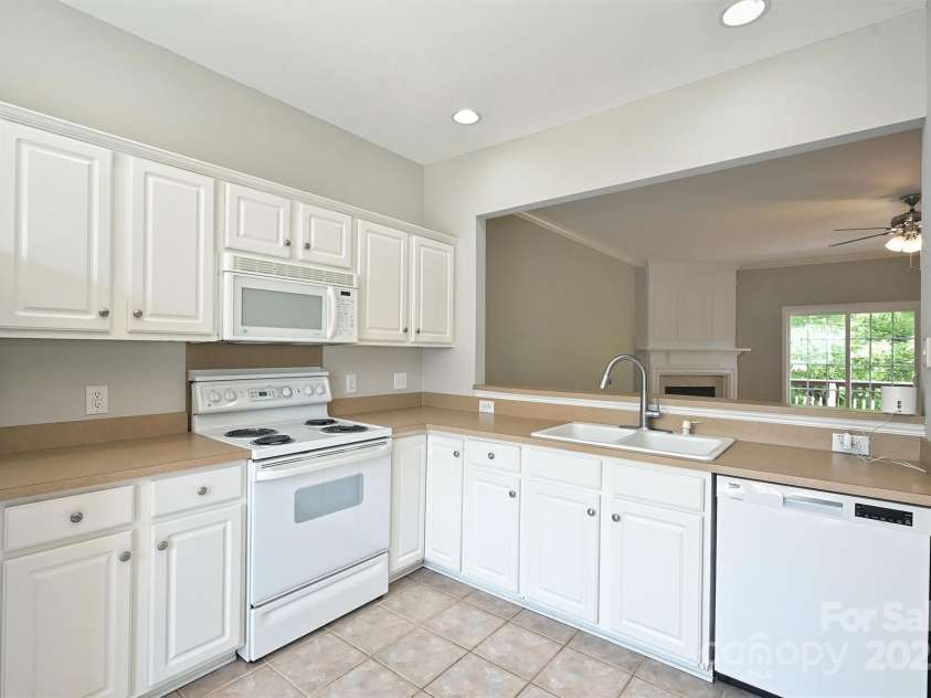 3014 Castleberry Court, Charlotte, NC 28209.  MLS# CAR4267870, YatesRealty ID 18092. 