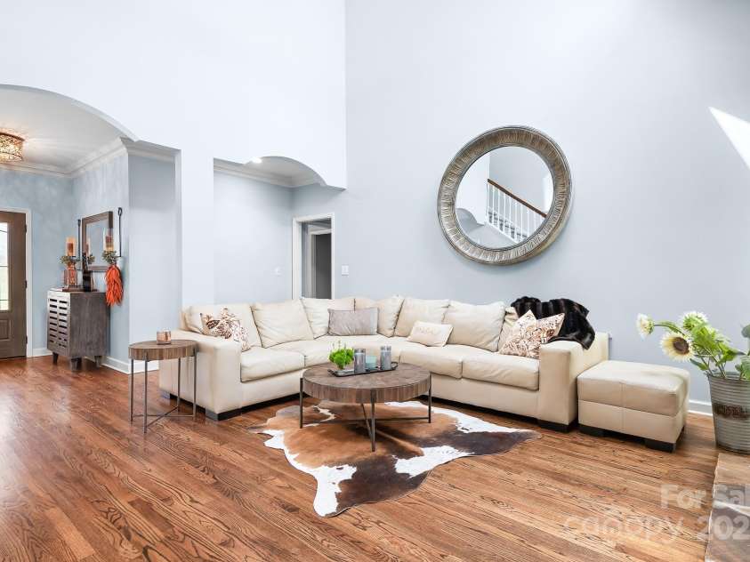 317 Marietta Road, Mooresville, NC 28117.  MLS# CAR4253368, YatesRealty ID 18093. Bright and sunny two Story Great Room.