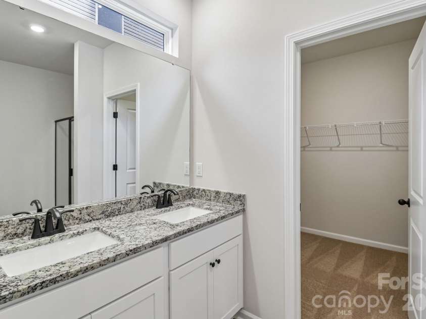 804 Willow Estates Drive, Shelby, NC 28150.  MLS# CAR4374033, YatesRealty ID 18093. 